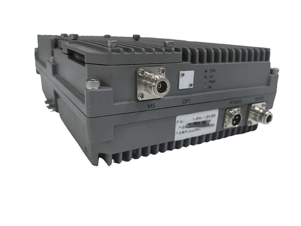  东河三频手机信号接收器2000㎡