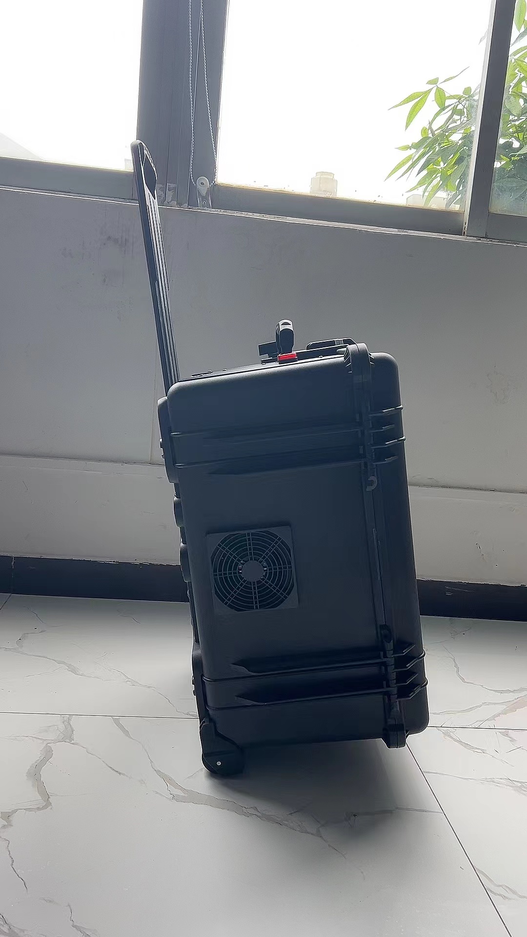 东河手拉箱型移动通信干扰器